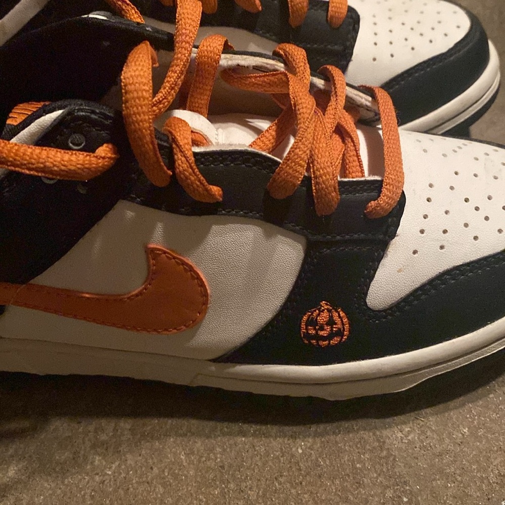 Nike Dunks - Picture 4 of 5